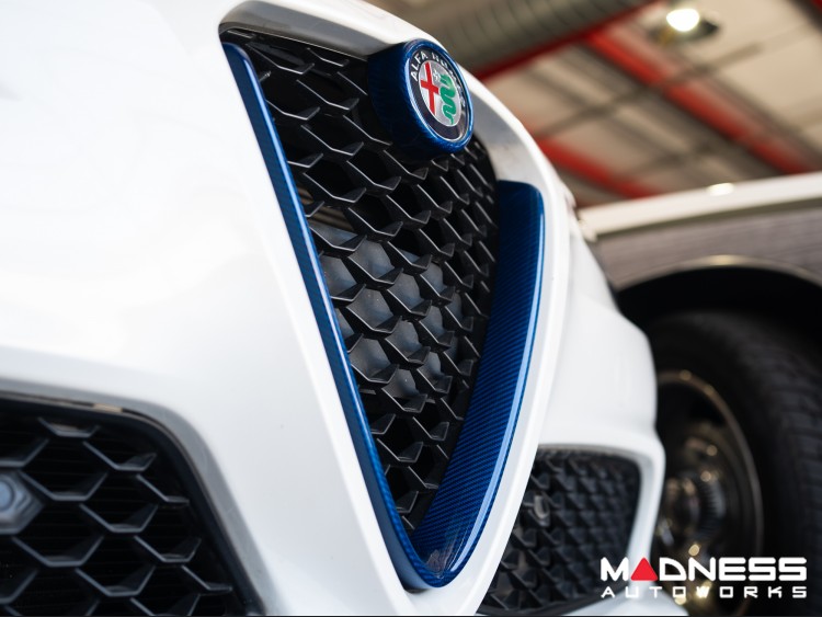 Alfa Romeo Giulia Front V Shield Grill Frame + Emblem Frame Kit